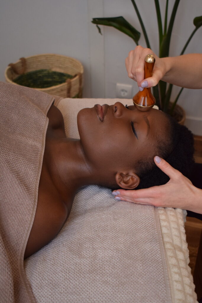 Massage Shinzu the face